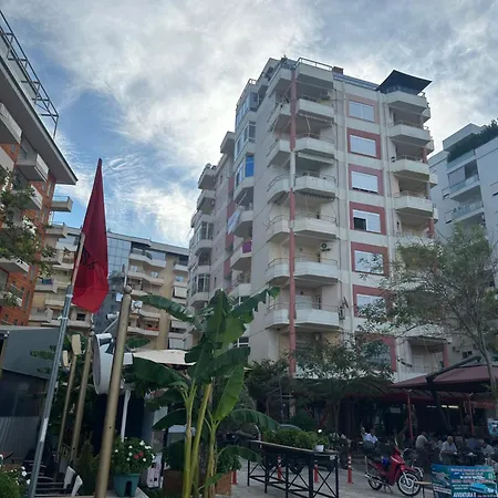 Enzo アパート Vlorë